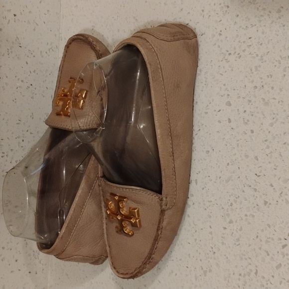 Tory Burch Beige Loafers with Gold Emblem - Picture 3 of 6